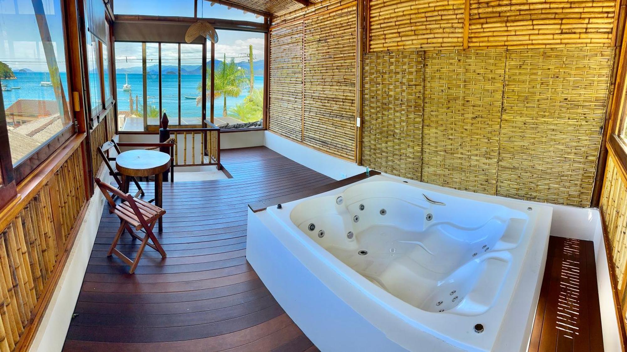 Deck Da Villa Pousada Ubatuba Exterior photo